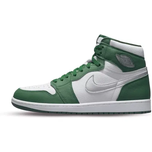 Retro High OG Sneakers , male, Sizes: 5 UK, 10 1/2 UK, 8 UK, 7 UK, 9 UK, 4 1/2 UK, 10 UK, 12 UK, 6 1/2 UK, 11 UK, 3 1/2 UK, 14 1/2 UK, 6 UK, 4 UK, 13 - Jordan - Modalova