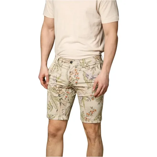 Slim Fit Floral Bermuda Shorts , male, Sizes: S, M - Mason's - Modalova