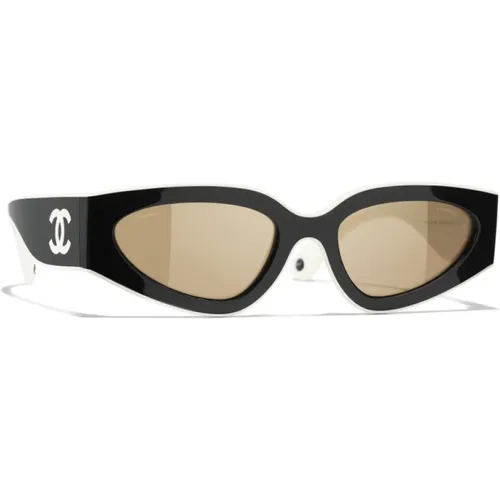 Ikonoische Sonnenbrille mit braunen Gläsern - Chanel - Modalova