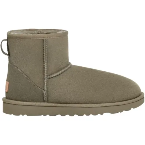 Classic Mini II Boots , female, Sizes: 3 UK, 4 UK - Ugg - Modalova