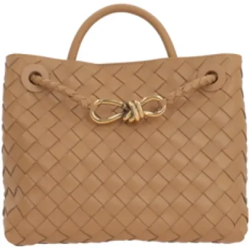 Dark Beige Intrecciato Handbag with Knot Detail , female, Sizes: ONE SIZE - Bottega Veneta - Modalova