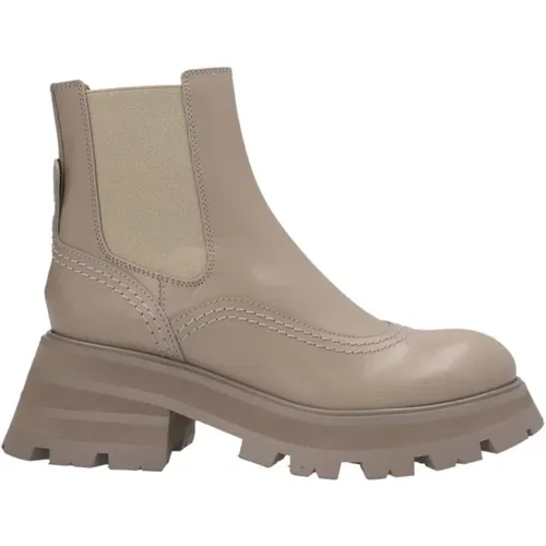 Stylish Over Sole Chelsea Boots , female, Sizes: 8 UK, 4 1/2 UK, 5 UK - alexander mcqueen - Modalova