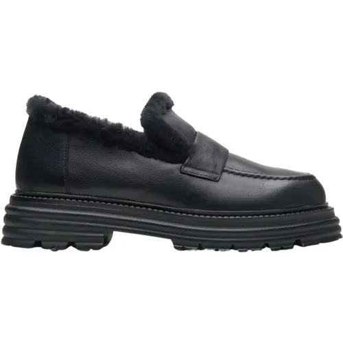 Schwarze Damen Loafer mit Echtem Leder und Pelzfutter für den Winter Er00114212 , Damen, Größe: 37 EU - Estro - Modalova