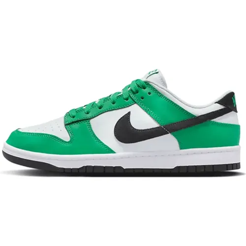 Classic Dunk Low Celtics Sneakers , male, Sizes: 4 1/2 UK, 6 UK, 13 1/2 UK, 10 1/2 UK, 8 1/2 UK, 2 1/2 UK, 11 1/2 UK, 13 UK, 9 UK, 3 1/2 UK, 11 UK, 12 - Nike - Modalova