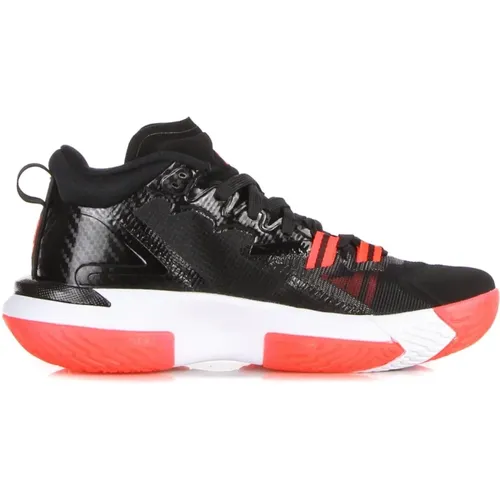 Zion 1 Basketballschuh Schwarz/Rot/Weiß , Herren, Größe: 42 EU - Jordan - Modalova