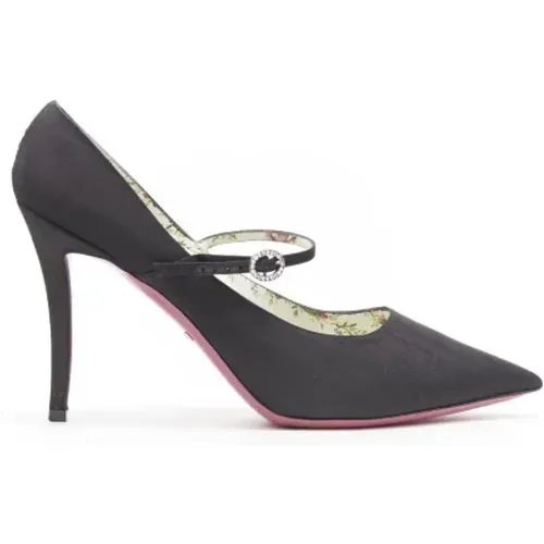 Pre-owned Silk heels , female, Sizes: 7 UK - Gucci Vintage - Modalova