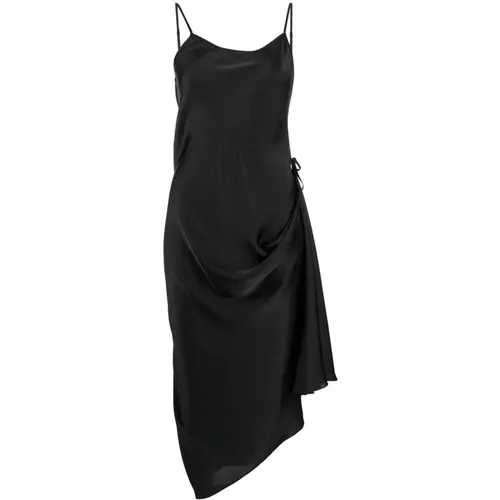 Schwarzes Fließendes Kleid mit Asymmetrischem Saum - LOW Classic - Modalova
