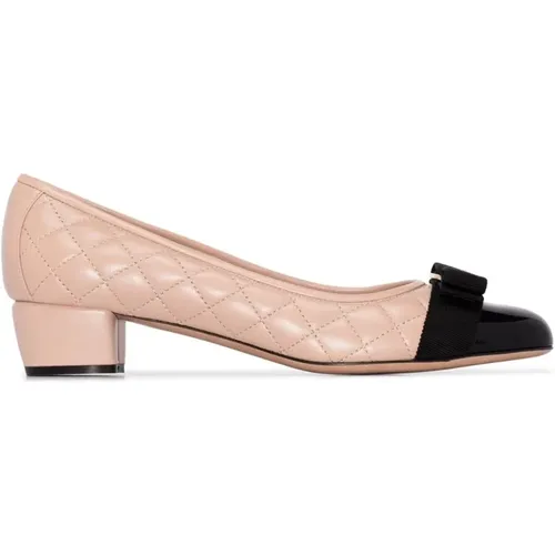 Vara bow pump , female, Sizes: 4 1/2 UK, 2 1/2 UK, 3 UK - Salvatore Ferragamo - Modalova