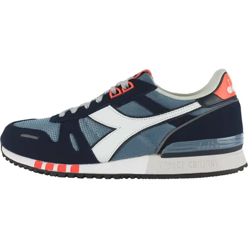 Titan Sneakers: Tradition trifft Sport - Diadora - Modalova