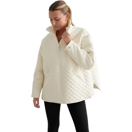 Almond Oversized Quilted Jacket - Aim'n - Modalova