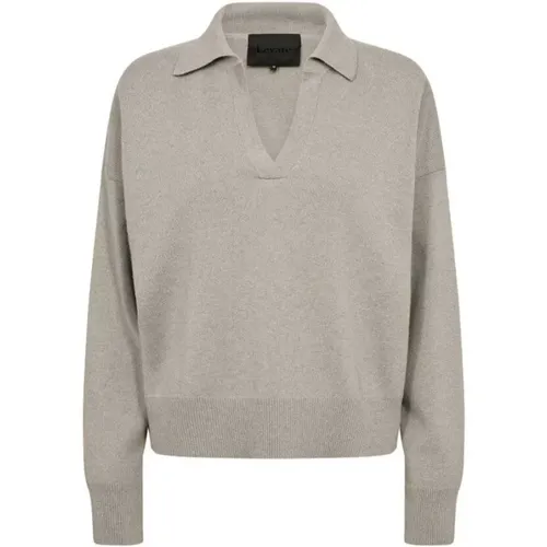 Winni 6 Pullover - V-Neck with Drop Shoulders , female, Sizes: L, M - Levete Room - Modalova