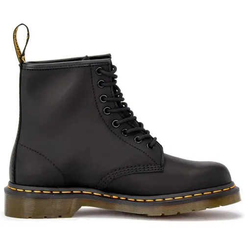 Amphibious 8-hole Boot in Greased Leather , male, Sizes: 9 1/2 UK - Dr. Martens - Modalova