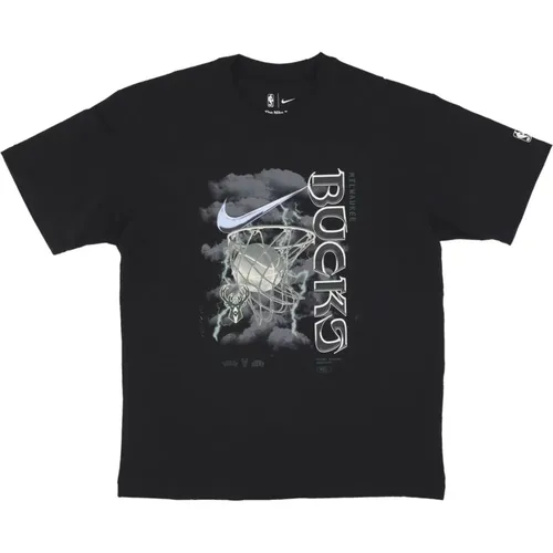 Milwaukee Bucks NBA Courtside Tee , Herren, Größe: M - Nike - Modalova