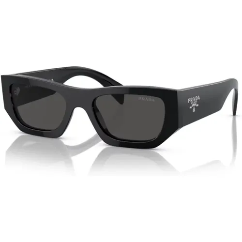 A01S Sonnenbrille in Schwarz mit Dunkelgrauen Gläsern - Prada - Modalova