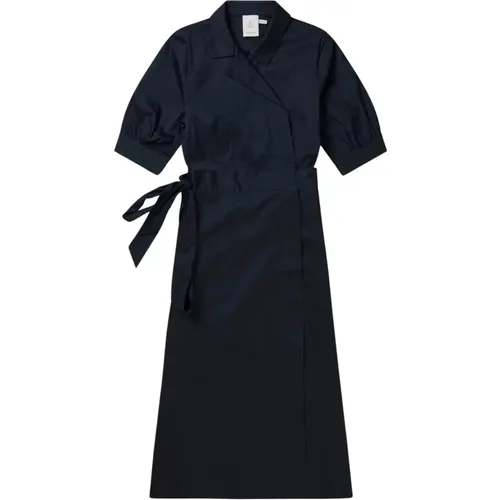 Klassisches Wickelkleid in Marineblau , Damen, Größe: M - Munthe - Modalova