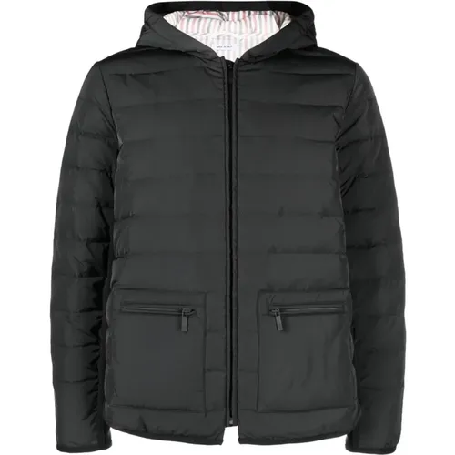 Graue Nylon Bomberjacke mit 4bar Ärmel - Thom Browne - Modalova