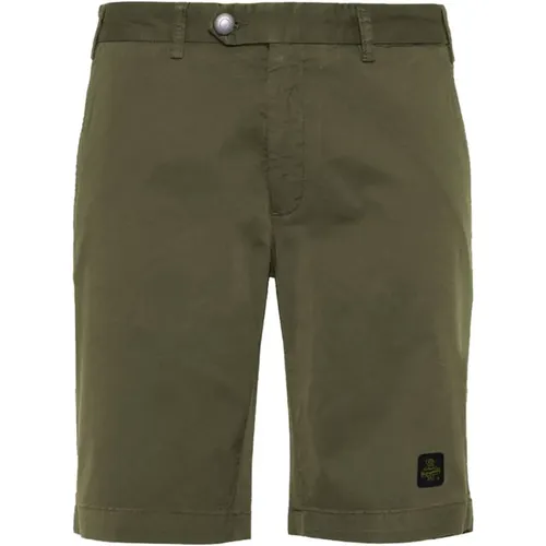 Elegant Beige Bermuda Shorts with Logo Patch , male, Sizes: W33 - RefrigiWear - Modalova