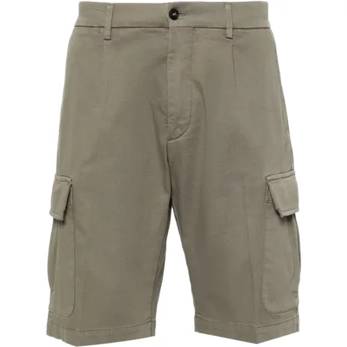 Cargo Shorts with Blended Cotton , male, Sizes: M - Corneliani - Modalova