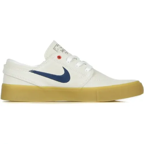 Stylish Men's Skate Shoe in /Navy , male, Sizes: 2 1/2 UK - Nike - Modalova