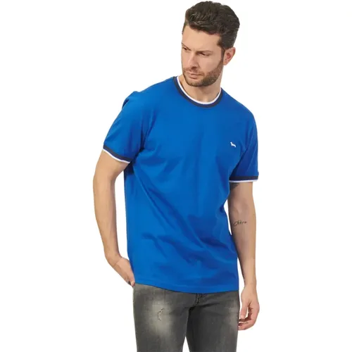 Blaues Sportliches T-Shirt mit Gestreiftem Detail - Harmont & Blaine - Modalova