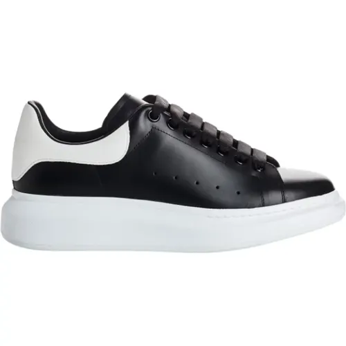 Oversize Lace-Up Leather Sneakers , male, Sizes: 8 1/2 UK - alexander mcqueen - Modalova