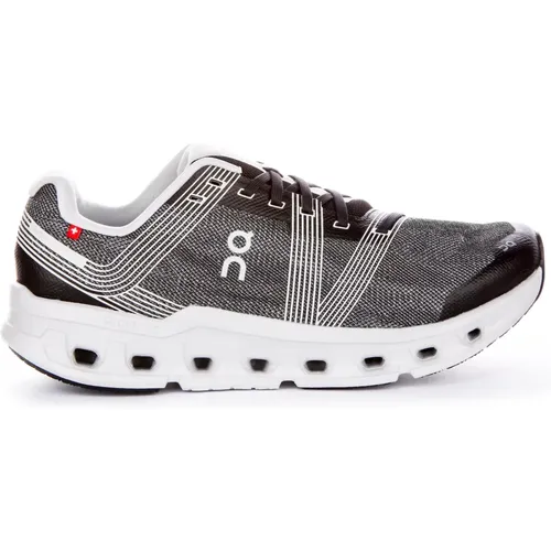 Cloudgo White Men Trainers , male, Sizes: 6 UK, 8 UK, 12 UK, 7 UK, 6 1/2 UK, 10 1/2 UK, 11 UK, 8 1/2 UK, 10 UK, 9 UK - ON Running - Modalova