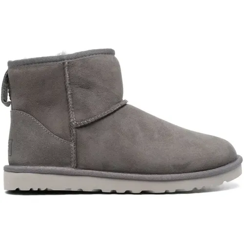 Klassische Mini Graue Stiefel , Herren, Größe: 43 EU - Ugg - Modalova