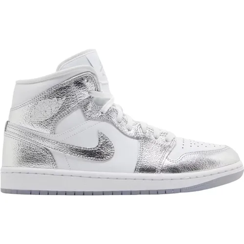 Limited Edition Metallic Silver Air Jordan 1 , male, Sizes: 10 UK, 1 1/2 UK, 2 1/2 UK, 7 UK, 6 UK, 6 1/2 UK, 3 1/2 UK, 9 UK, 2 UK, 4 1/2 UK, 10 1/2 UK - Nike - Modalova