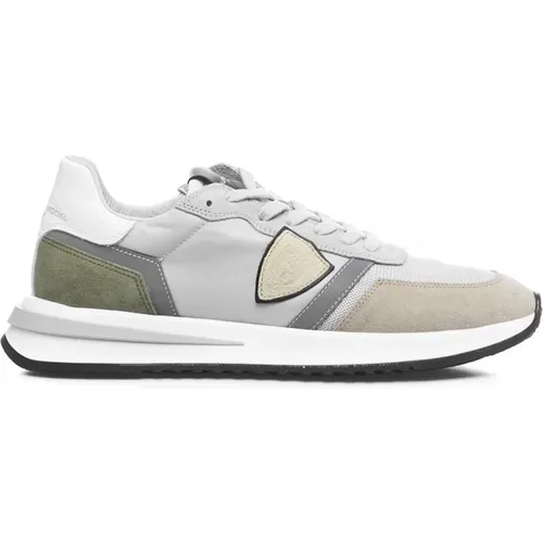 Italienische Logo Patch Sneakers , Herren, Größe: 44 EU - Philippe Model - Modalova