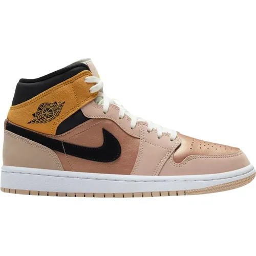 Limited Edition Air Jordan 1 Mid Se , male, Sizes: 5 UK, 2 1/2 UK, 6 UK, 3 1/2 UK, 4 UK, 10 UK, 2 UK, 7 UK, 10 1/2 UK, 8 UK, 6 1/2 UK, 9 UK, 4 1/2 UK, - Nike - Modalova