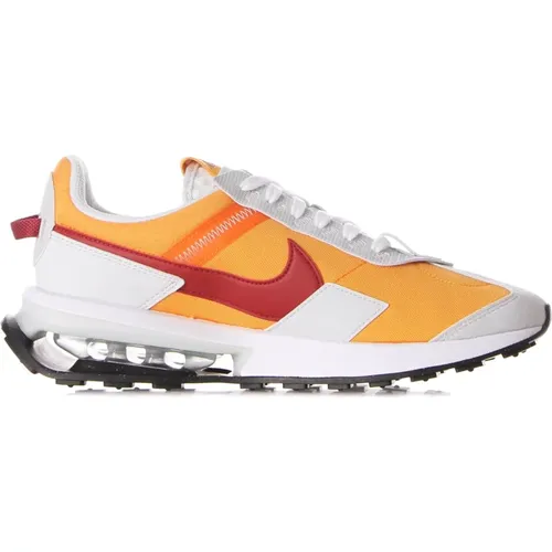 Pre-day Low Sneaker Kumquat/Pomegranate/Photon Dust/White , male, Sizes: 11 UK, 12 UK, 11 1/2 UK - Nike - Modalova