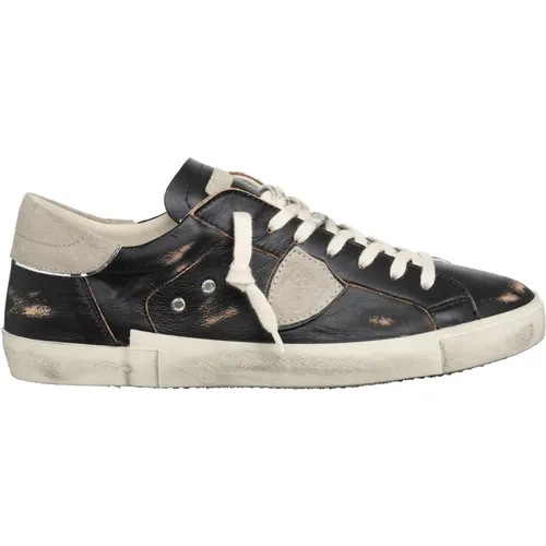 Vintage Distressed Sneakers , male, Sizes: 9 UK, 8 UK, 7 UK, 6 UK - Philippe Model - Modalova