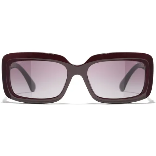 Red Sunglasses with Original Accessories , female, Sizes: 56 MM - Chanel - Modalova