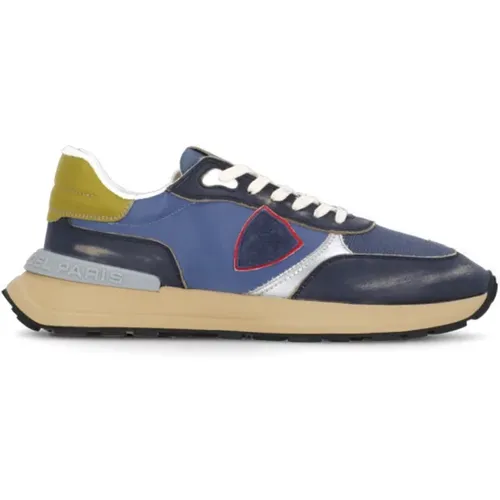 Blau Technische Stoff Sneakers mit Roter Logo-Patch , Herren, Größe: 44 EU - Philippe Model - Modalova