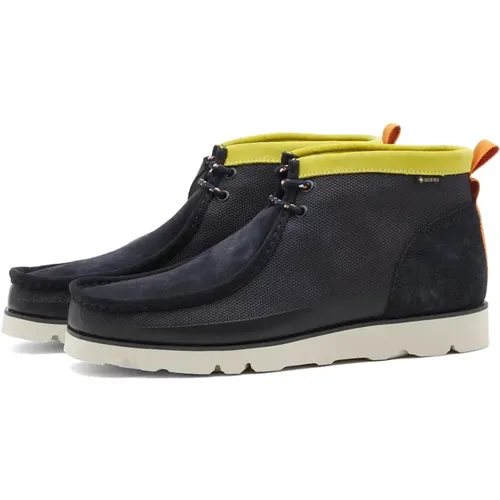 Originals Wallabee 2.0 Gore-Tex Navy Combi-40 , male, Sizes: 7 1/2 UK, 6 UK, 8 1/2 UK, 8 UK, 10 1/2 UK, 11 UK - Clarks - Modalova