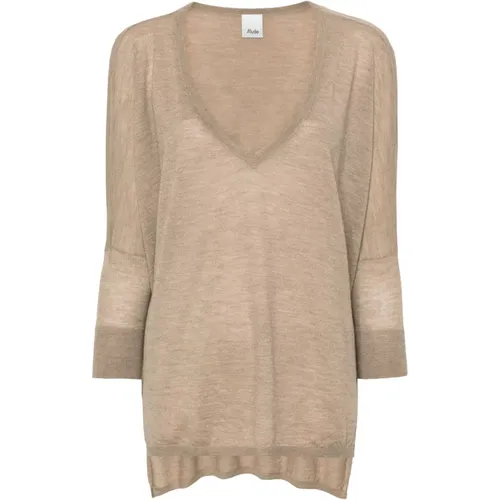 V-Sweater in Classic Style , female, Sizes: XS, S - allude - Modalova