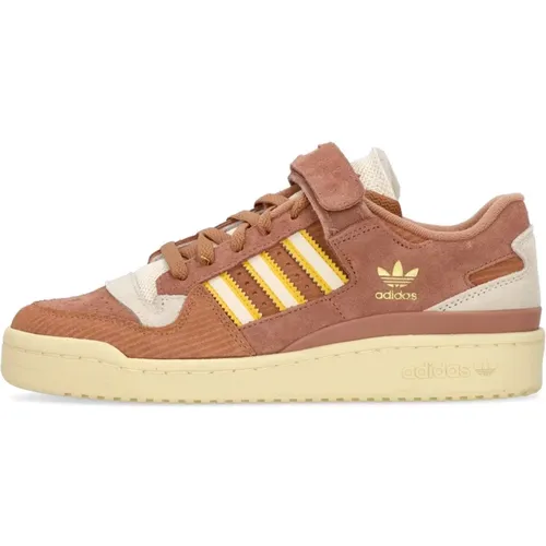 Low Clay Strata Mens Shoe , male, Sizes: 8 UK, 8 2/3 UK, 10 UK, 11 1/3 UK, 12 UK, 7 1/3 UK, 10 2/3 UK, 9 1/3 UK - Adidas - Modalova