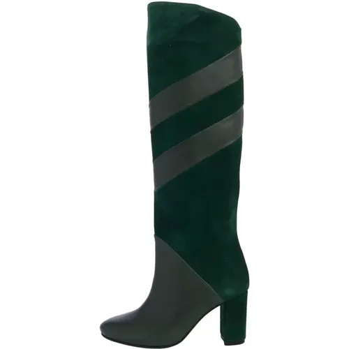 Grüne flache Schuhe mit Wildlederbändern - L'arianna - Modalova