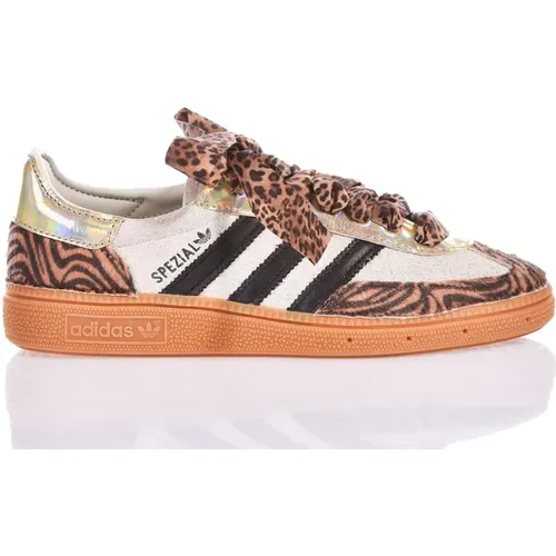 Brown Gold Sneakers Women's Shoes , female, Sizes: 7 UK, 6 1/3 UK, 7 2/3 UK, 8 1/3 UK, 3 UK, 4 1/3 UK, 3 2/3 UK, 2 1/2 UK, 5 UK, 9 UK, 5 2/3 UK - Adidas - Modalova