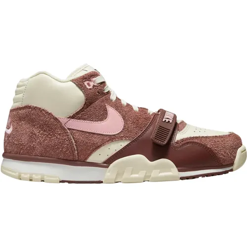 Limited Edition Valentine's Day Trainer 1 , male, Sizes: 3 1/2 UK, 4 1/2 UK, 12 UK, 7 UK, 2 1/2 UK, 6 1/2 UK, 5 UK, 8 UK, 13 UK, 13 1/2 UK, 4 UK, 10 1 - Nike - Modalova