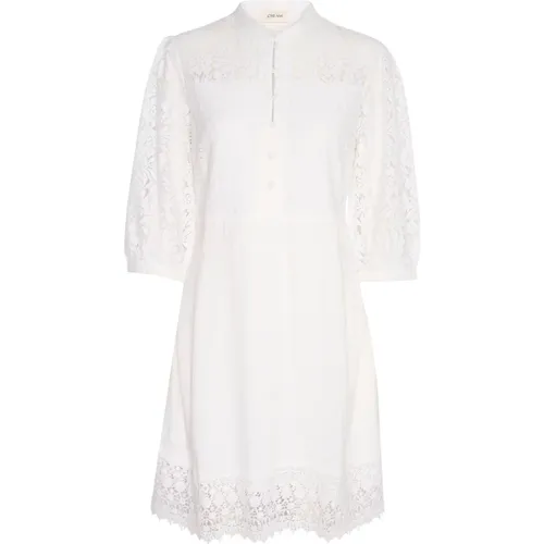 Elegant Lace Detail Dress Snow , female, Sizes: 2XL, M - Cream - Modalova