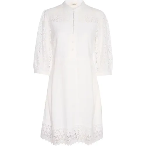 Elegant Lace Detail Dress Snow , female, Sizes: XL, 2XL - Cream - Modalova