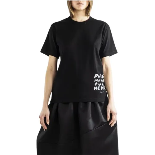 Schwarzes Nike T-Shirt mit gesticktem Swoosh - Comme des Garçons - Modalova