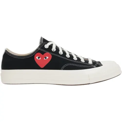 Heart Low-Top Canvas Sneakers , male, Sizes: 8 UK, 8 1/2 UK, 10 UK, 9 UK, 11 UK, 12 UK, 7 UK - Comme des Garçons Play - Modalova