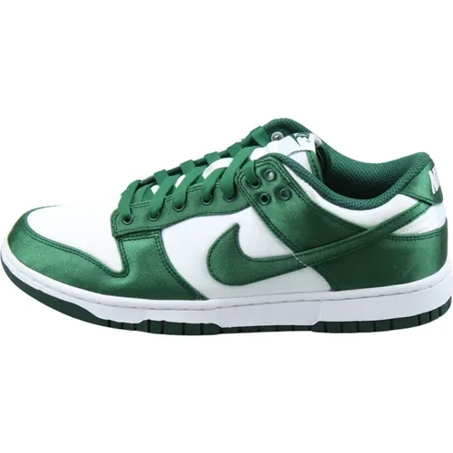 Satin Dunk Low Sneakers , Damen, Größe: 40 EU - Nike - Modalova