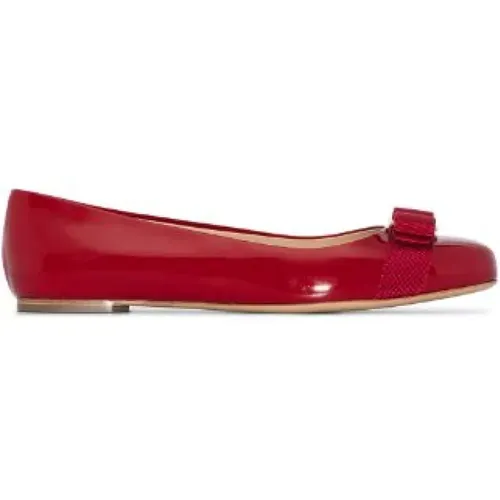 Rote flache Schuhe Eleganter Stil , Damen, Größe: 36 1/2 EU - Salvatore Ferragamo - Modalova