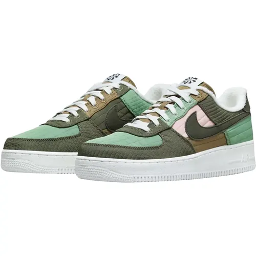 Limited Edition Green Low Top Sneakers , female, Sizes: 2 1/2 UK, 7 UK, 5 UK, 4 1/2 UK, 5 1/2 UK, 6 UK, 3 UK, 3 1/2 UK - Nike - Modalova