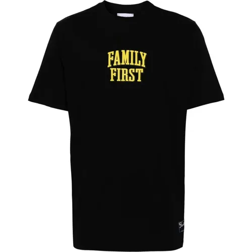 T-Shirts , male, Sizes: S - Family First - Modalova