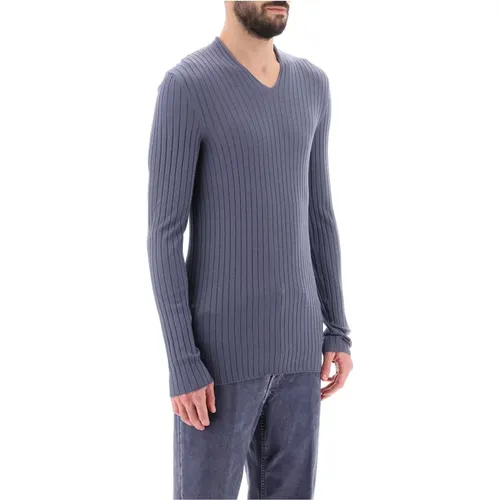 Ribbed-Knit Sweater with V Neck and Scalloped Edges , male, Sizes: L - Salvatore Ferragamo - Modalova