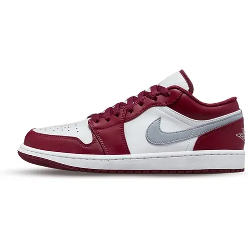 Niedrige Bordeaux Sneakers , Herren, Größe: 42 EU - Jordan - Modalova